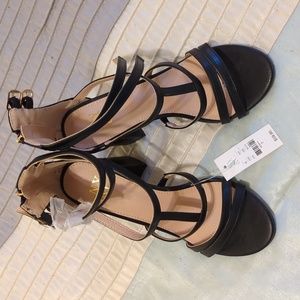 NY&C 4 INCH HEELS BLACK STRAPS GOLD DETAILS NWT SIZE 7 NEVER WORN AND PERFECT!